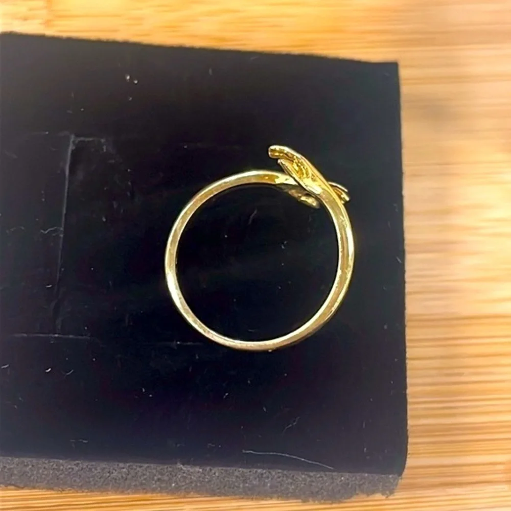 Brand New 14K Gold Plated Sterling Silver Hug Wrap Ring Love Friendship Hands
